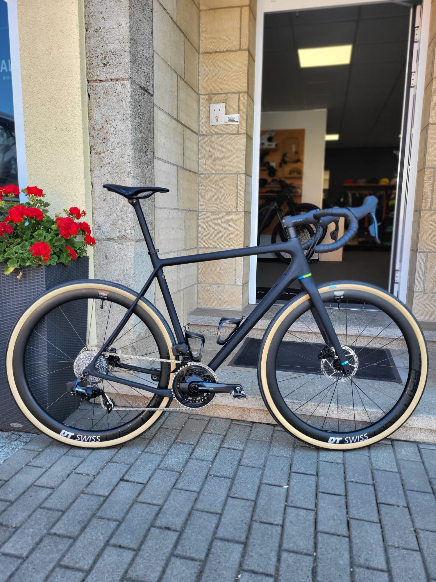 open upper gravel bike OPEN U.P.P.E.R