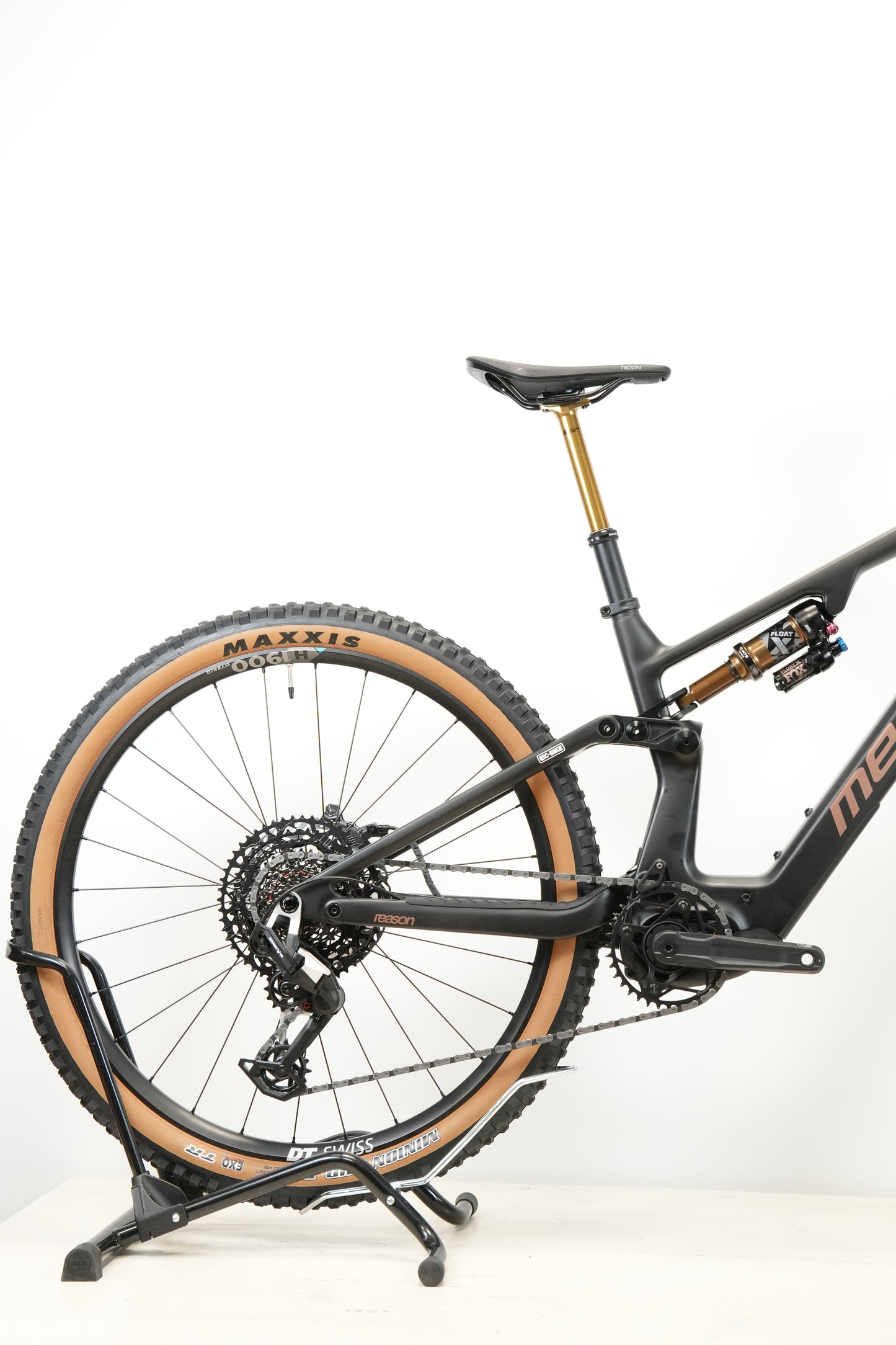 Megamo Reason Carbon 03