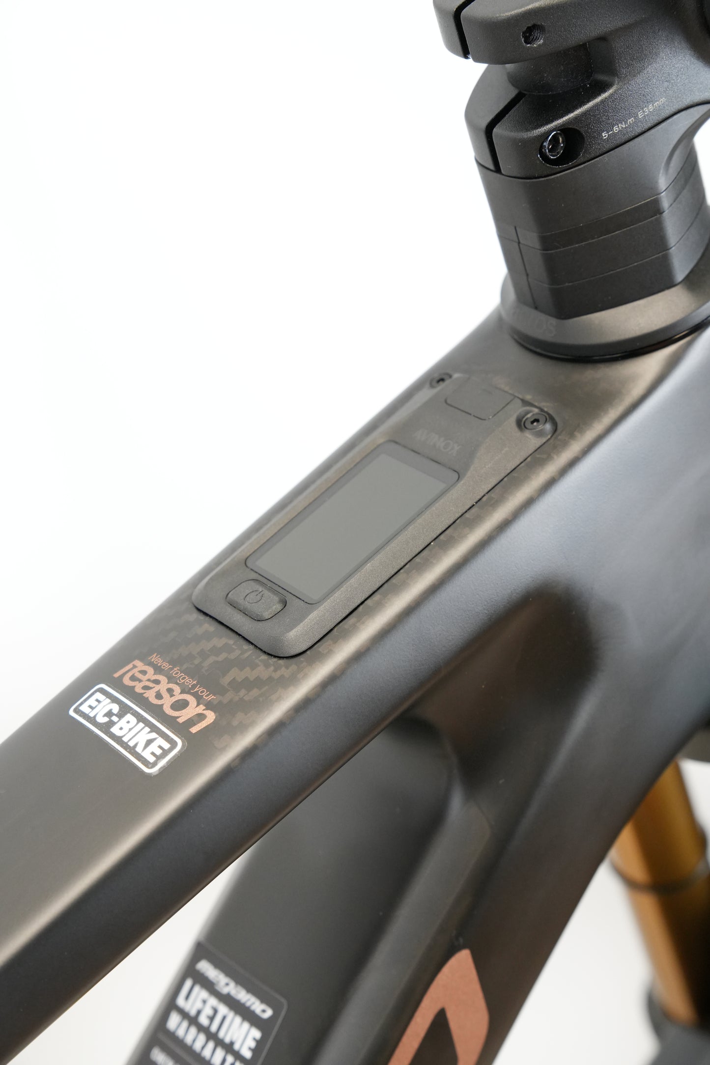 Megamo Reason Carbon 03