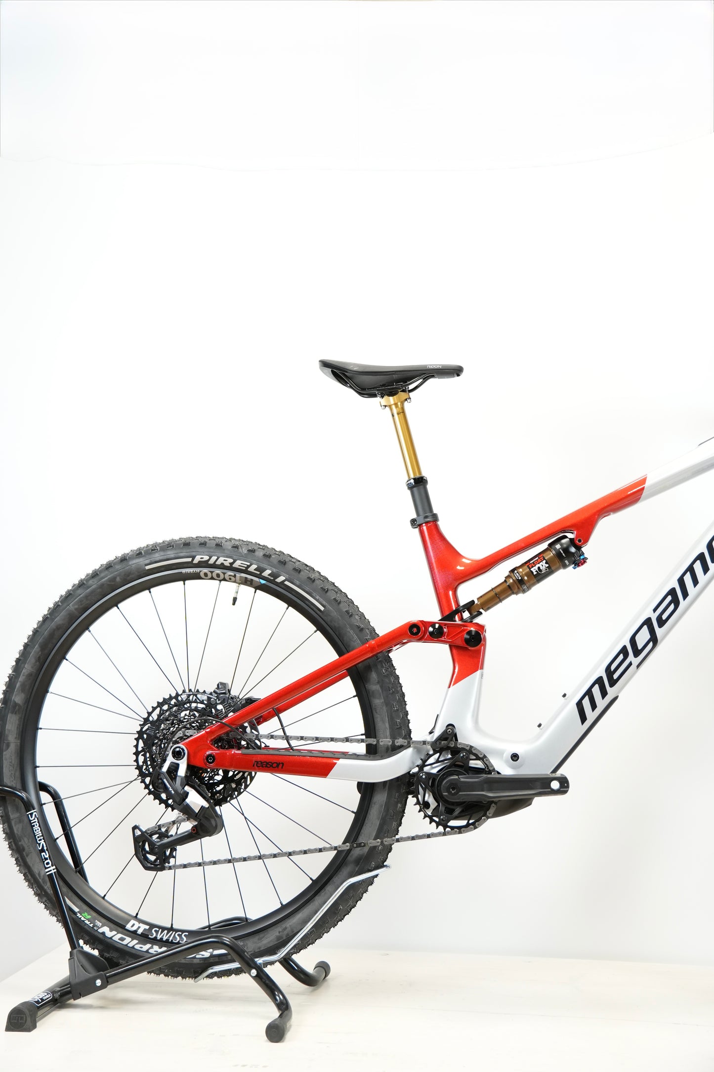 Megamo Reason AIR AL 04