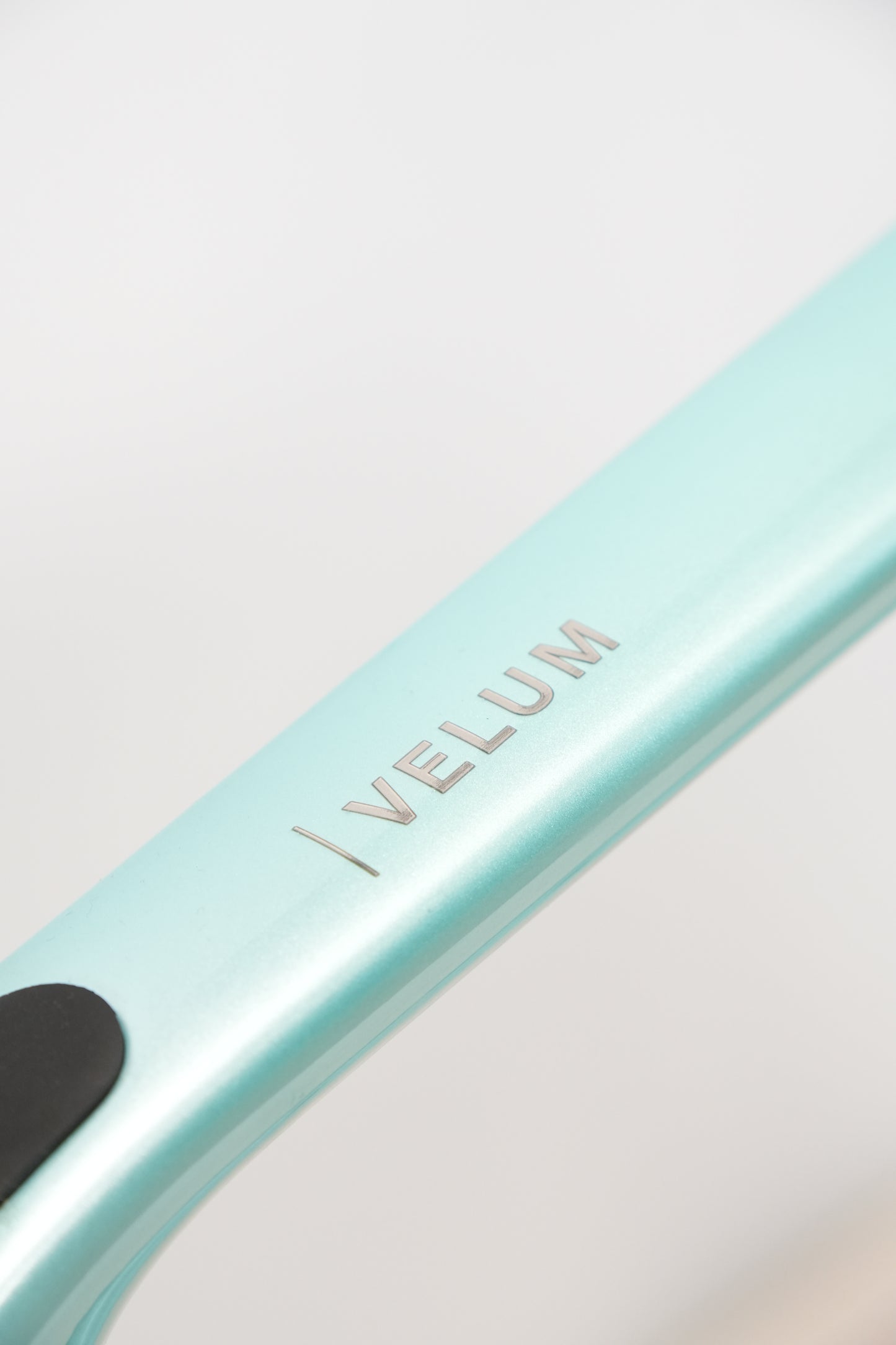 AVONA Velum Rival AXS
