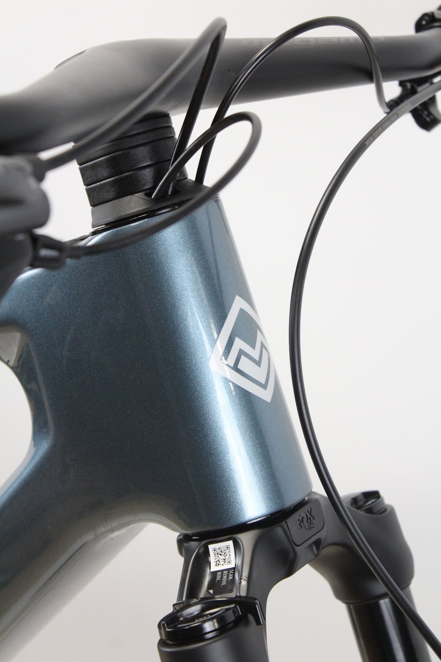 Megamo Reason AIR CRB 10